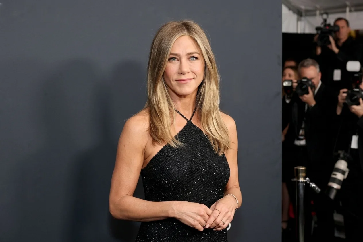 1. I ran into Jennifer Aniston in a bathroom of a restaurant in Malibu once