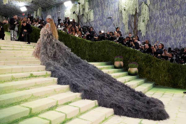 beyonce met gala feather train stairs