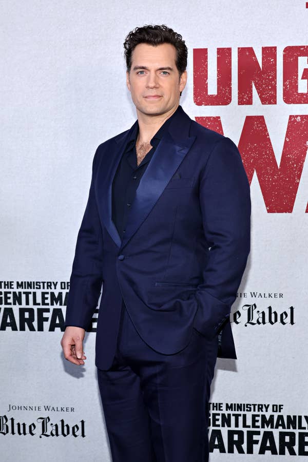 henry cavill navy blue tuxedo red carpet
