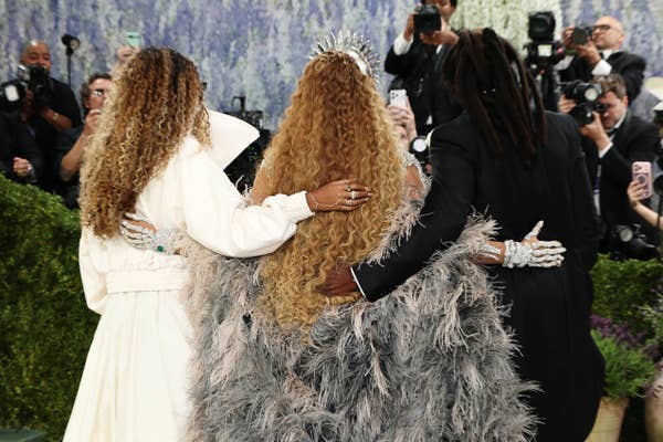 jay z beyonce blue ivy back view met gala