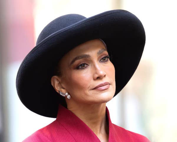 jennifer lopez wide brim black hat