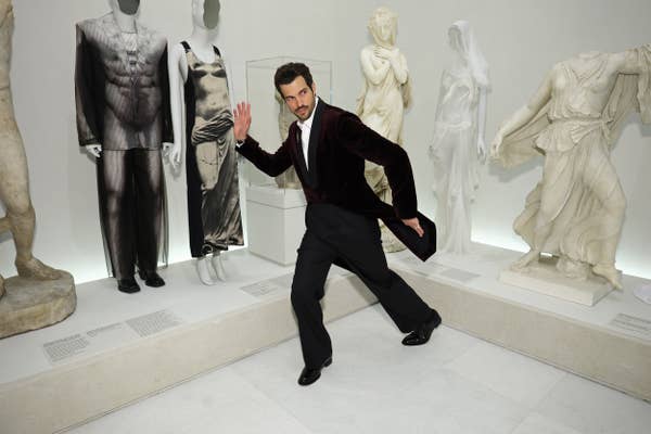 jon kortajarena met gala museum exhibit pose