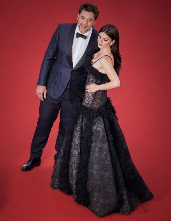 penelope cruz javier bardem red carpet black gown