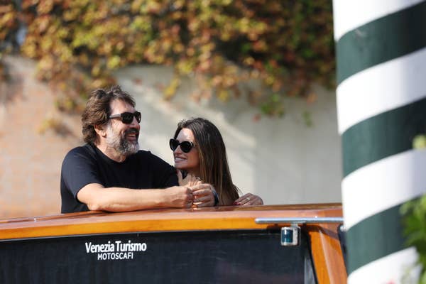penelope cruz javier bardem venice boat ride