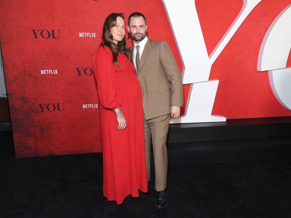 penn badgley domino kirke you premiere