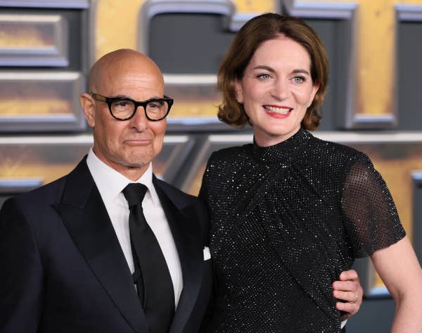 stanley tucci felicity blunt red carpet black tie